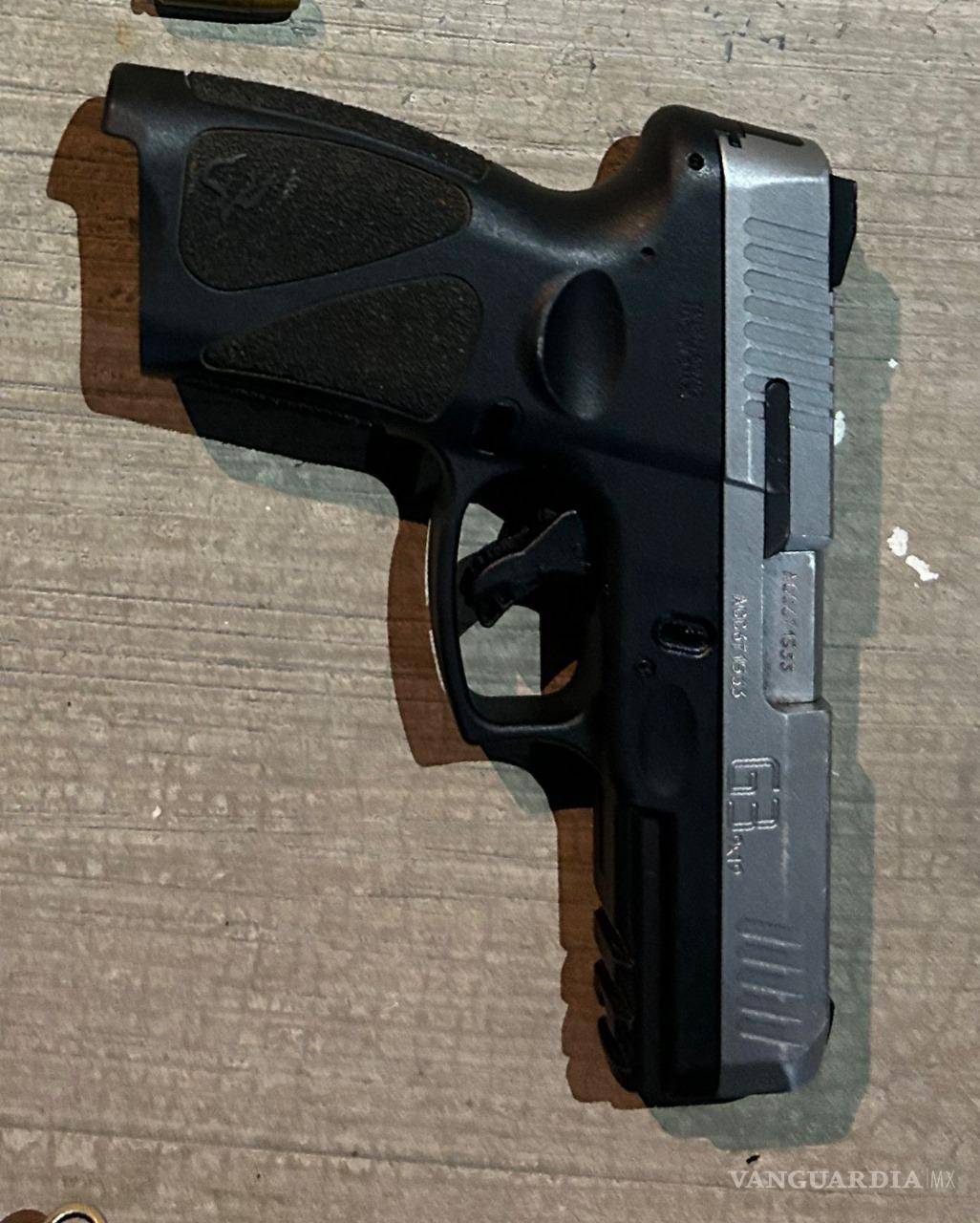 $!Detienen a dos hombres en Juárez, Nuevo León, con armas de uso exclusivo