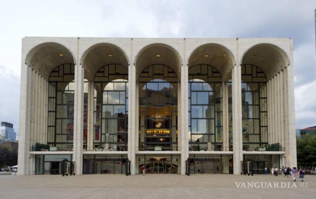 $!La Ópera Metropolitana de Nueva York, conocida como Met Opera, abrirá sus puertas por primera vez al público después de casi año y medio con un concierto en conmemoración de los atentados del 11 de septiembre de 2001. New York Online