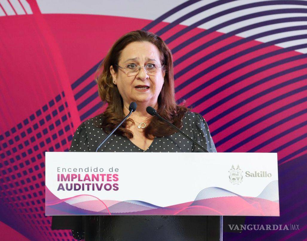 $!Beatriz Dávila de Garza, presidenta honoraria del DIF Saltillo, se dirigió a los asistentes expresando su gratitud.