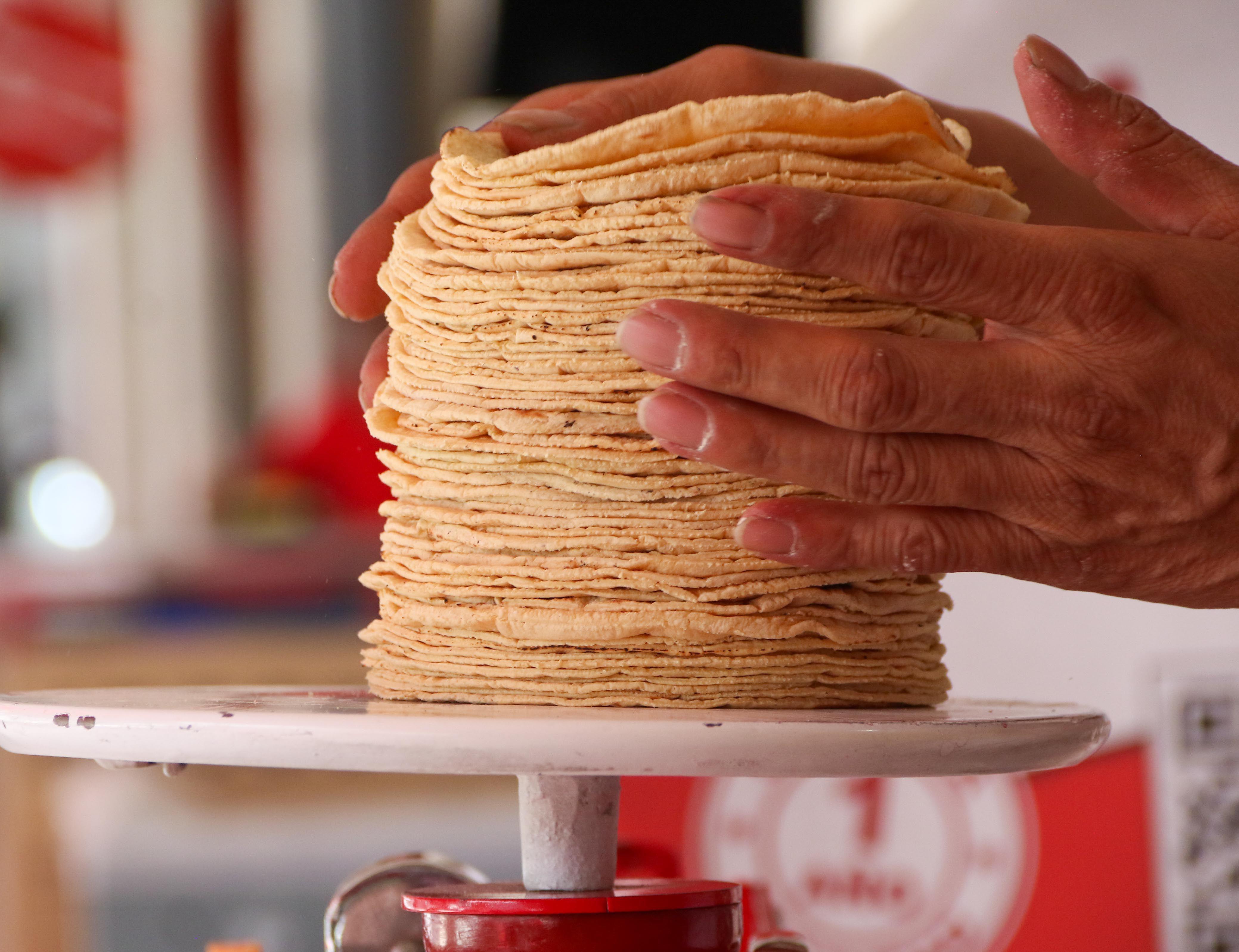 Podría subir hasta 4 pesos kilo de tortilla en México
