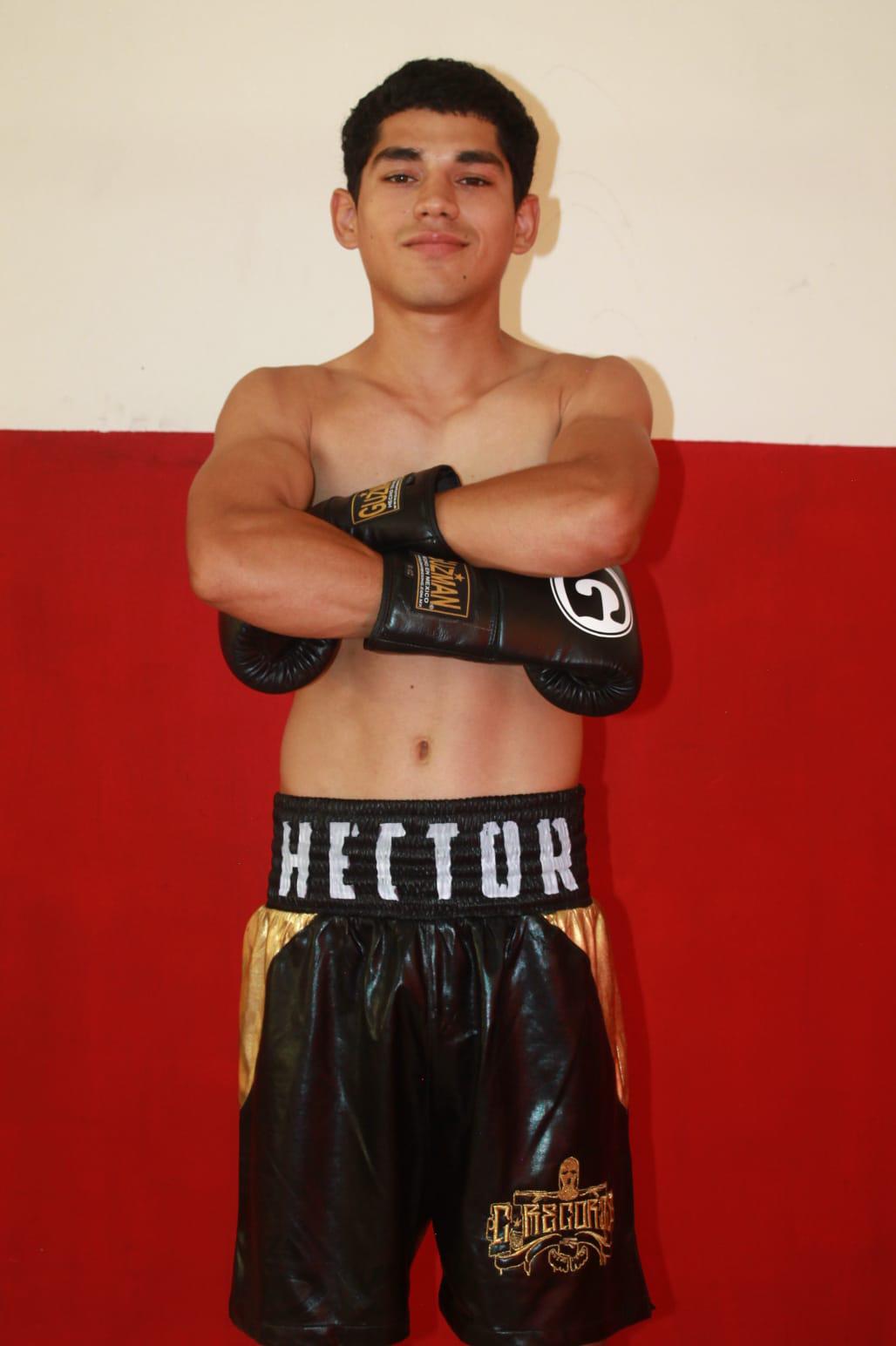 $!Héctor suma un total de 12 peleas ganadas en su récord como profesional.