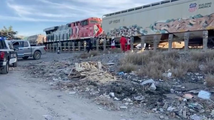 El área de las vías férreas fue acordonada tras el fallecimiento de un hombre en la colonia Calderón.