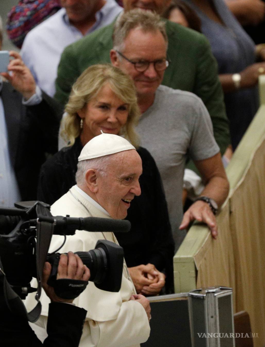 $!Recibe el papa Francisco a Sting y a su mujer Trudie Styler en el Vaticano