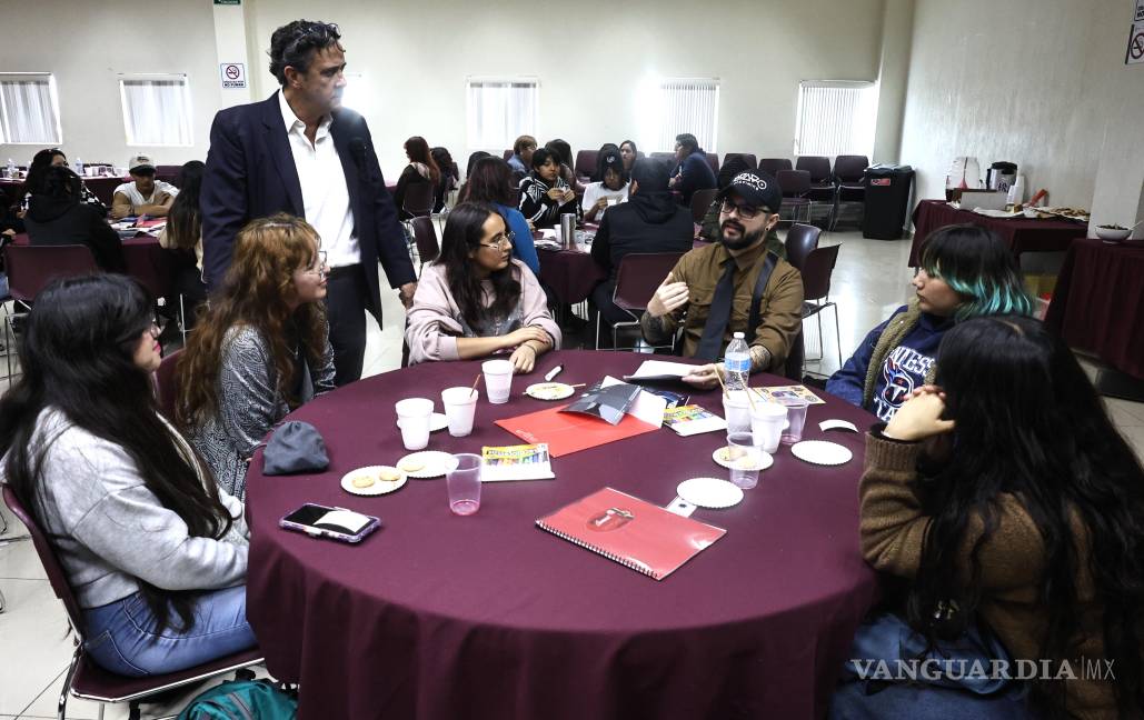 $!Juan Carlos Guerra enfatizó la empatía y el enfoque en el cliente como claves para el éxito profesional.