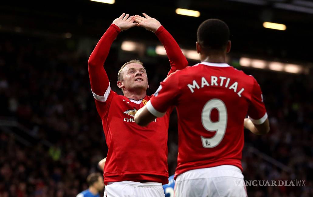 Manchester United vence 3-1 a Bournemouth tras falsa alarma de bomba