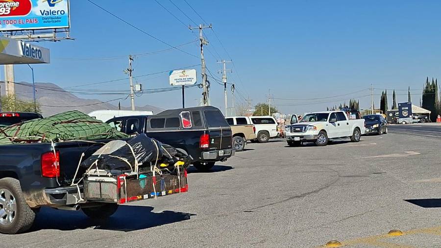 Paisanos utilizan Monclova como punto de descanso en su trayecto hacia el interior del país.