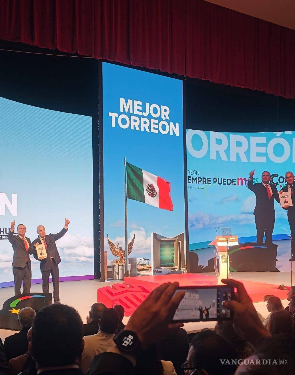 $!Al evento lo respaldaron figuras de la política, entre ellas Manolo Jiménez.