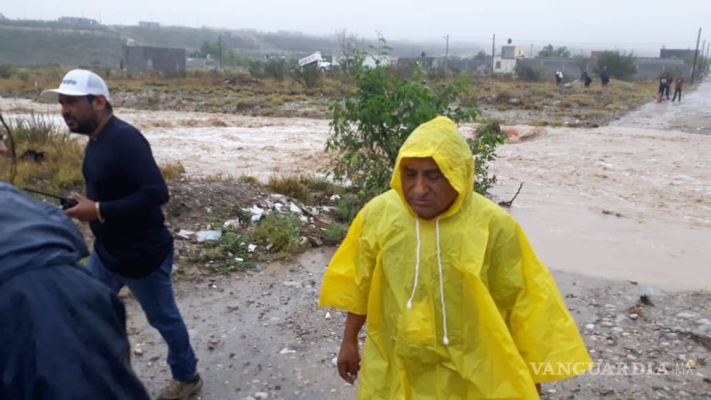 $!Evacúan familias y atienden reportes por fuertes lluvias en Monclova