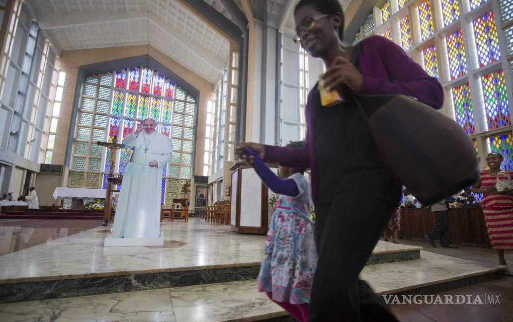 $!El Papa ora por África, en vísperas de su gira