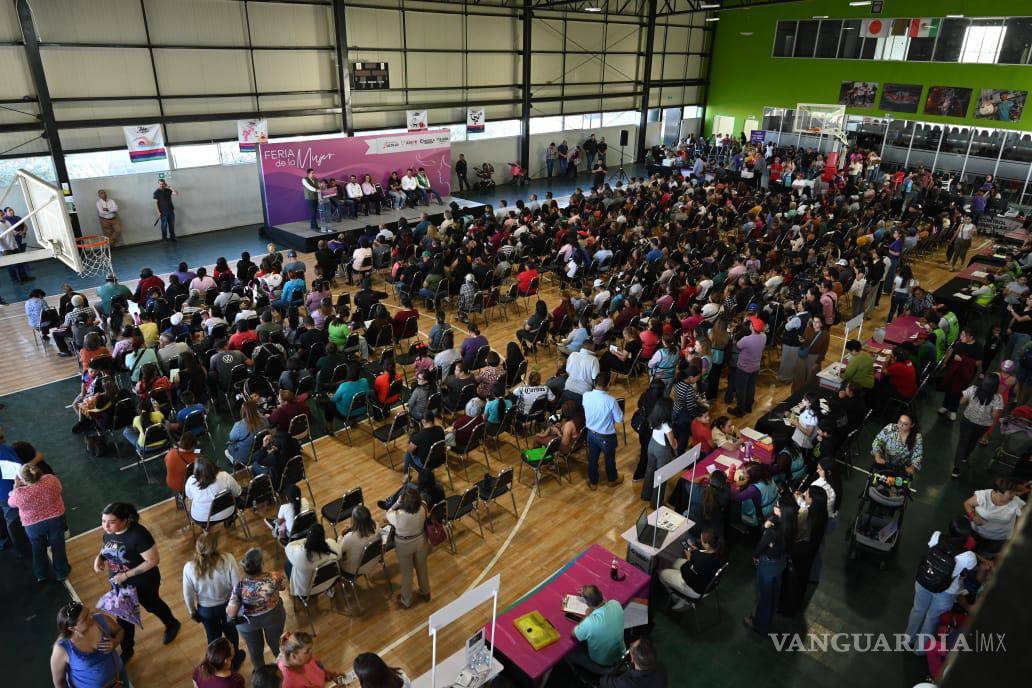 $!Durante la Feria de la Mujer, se ofrecieron atenciones médicas, así como trámites de registro civil y servicios de belleza.