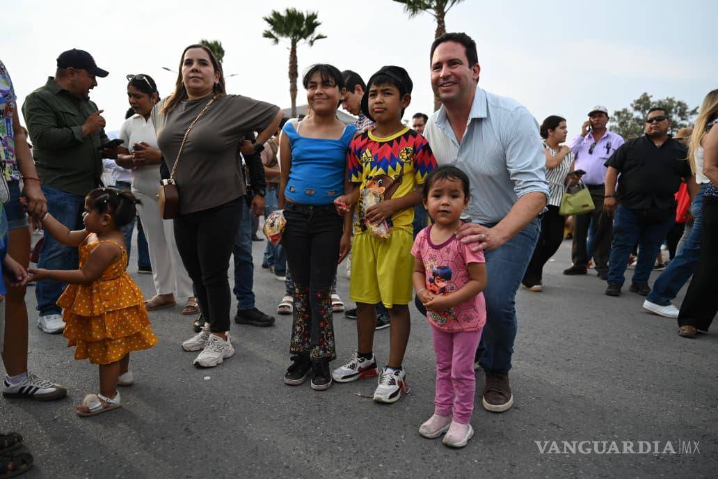 $!El Alcalde acudió al festejo que fue gratuito y en un ambiente familiar.
