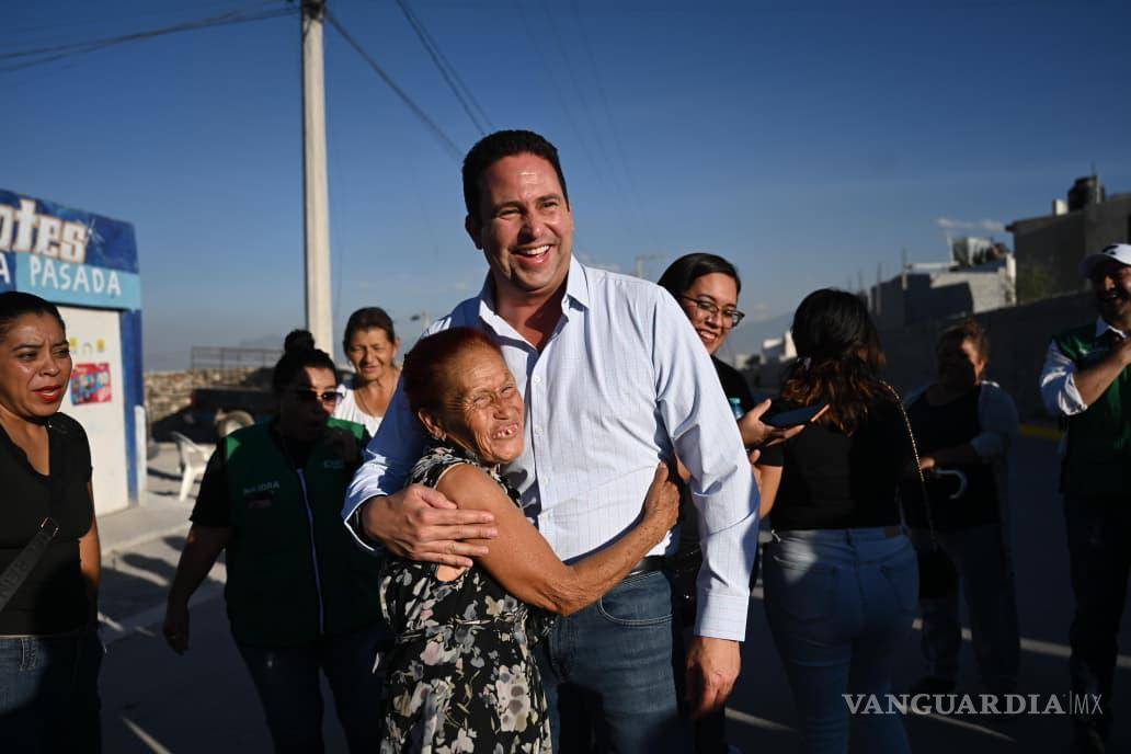 $!El proyecto, que contó con el respaldo del gobernador Manolo Jiménez, busca mejorar la calidad de vida de los habitantes al eliminar problemas de polvo y lodo.