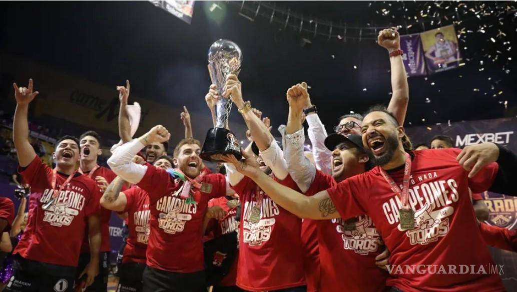 $!Toros Laguna se coronó campeón nacional de la Liga Estatal de Basquetbol, en 2023.