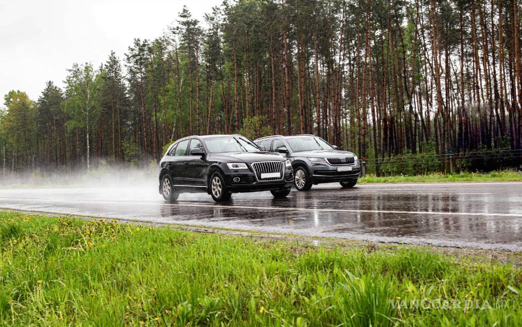 $!Conducir bajo la lluvia implica mayor fricción entre llantas y asfalto, lo que impacta directamente en la eficiencia del combustible.