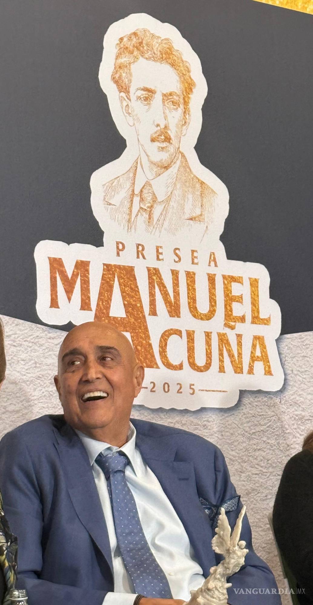 $!Torres celebró con orgullo el reconocimiento que su ciudad natal le otorgó.