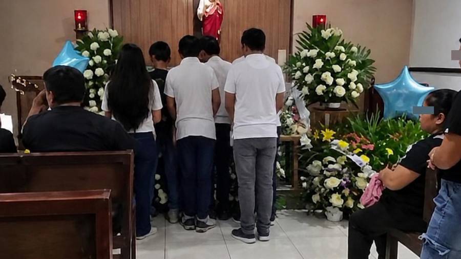 Familiares y amigos despidieron a Dylan Santiago, menor de 12 años que falleció tras permanecer hospitalizado.