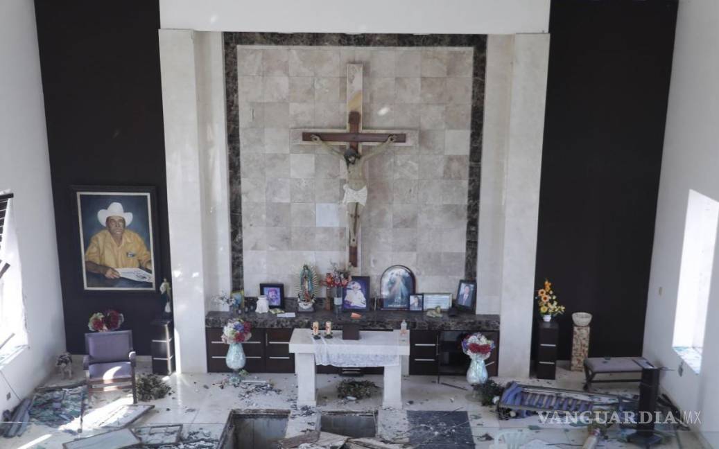 $!Robaron cuerpos y vandalizan capilla familiar de ex cabecilla del Cártel de Sinaloa