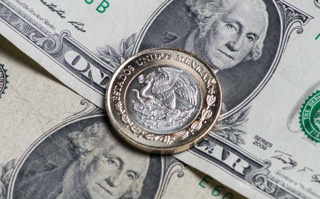 $!El peso perdió 50% contra el dólar durante sexenio de Enrique Peña Nieto