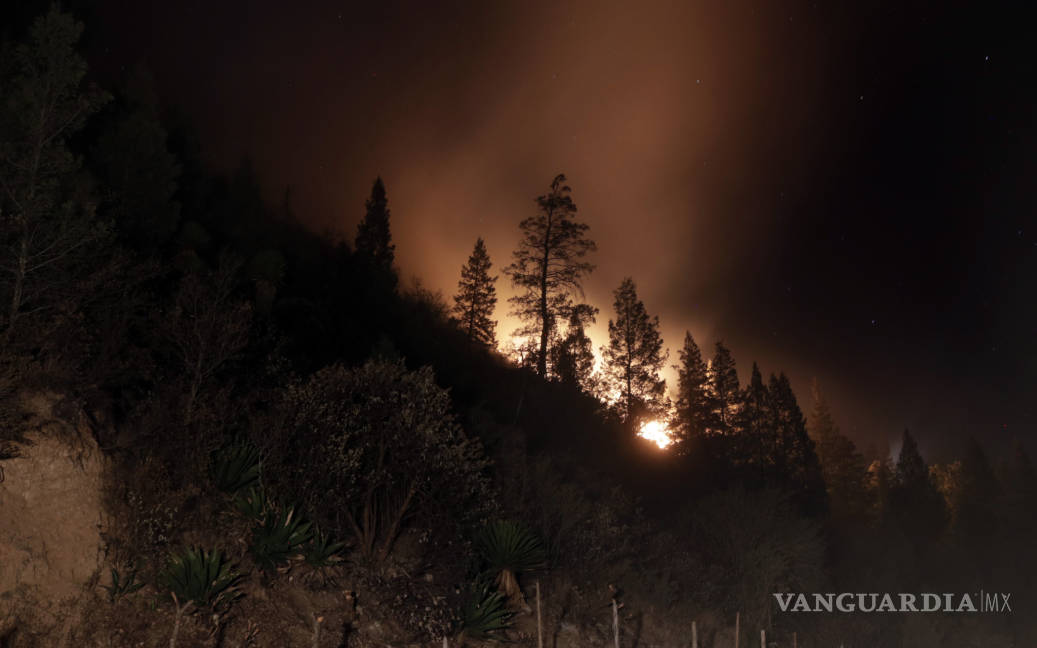 $!Arde sierra en Monterreal: golpea nuevo incendio forestal a Arteaga