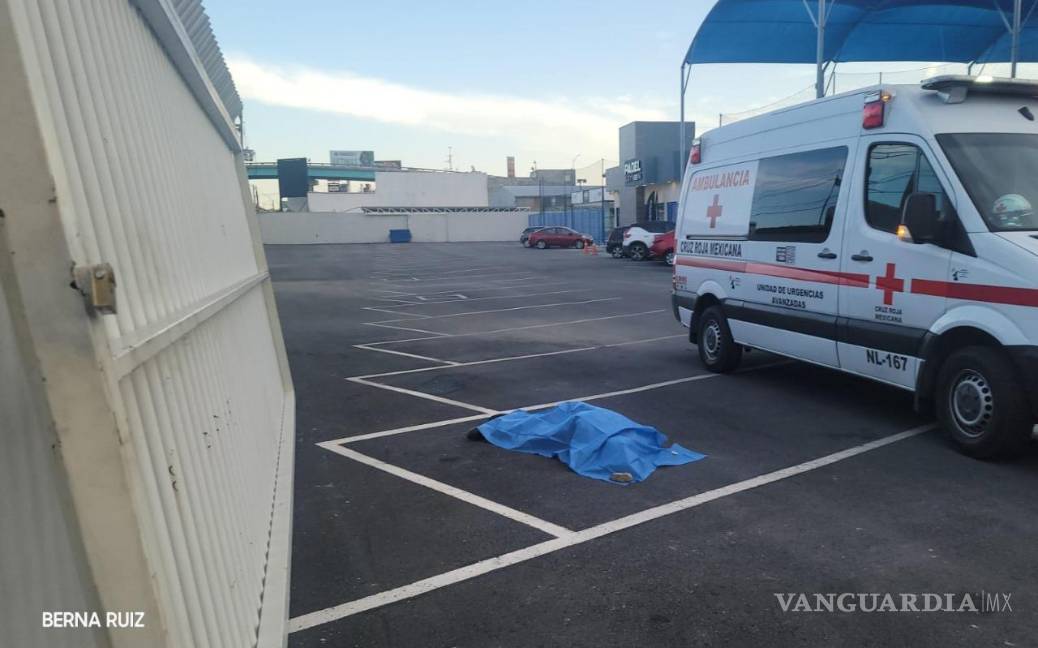 $!Guardia de seguridad fallece en campo de pádel en Nuevo León; portón le cae encima
