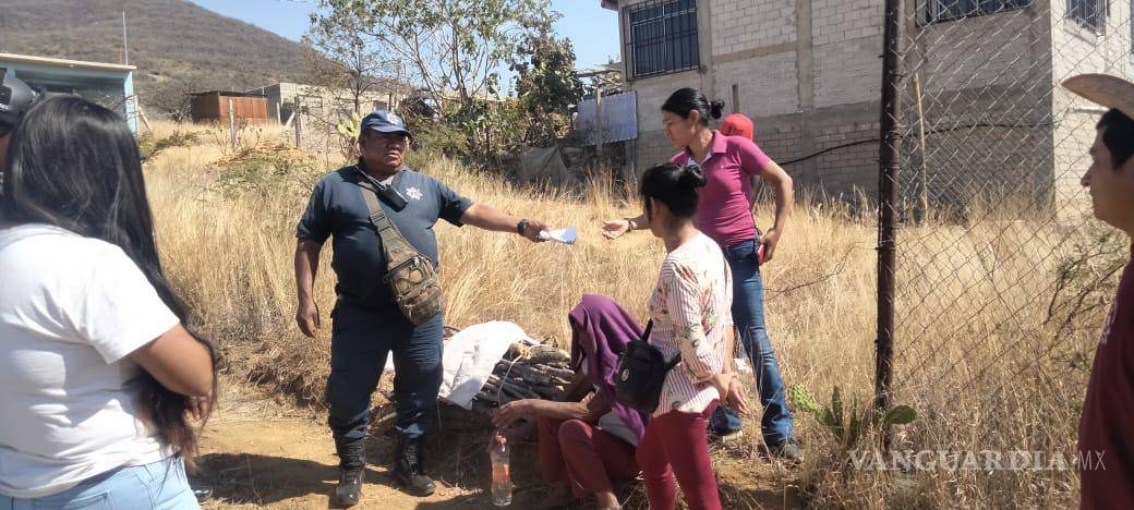 $!¿Fue justo?, policías detuvieron a mujeres por recoger leña en un cerro, en Oaxaca