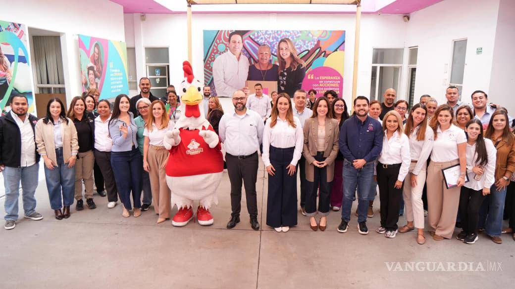 $!La campaña A-Pollo de Corazón recaudó 54 mil 781 pesos para apoyar operaciones cardíacas infantiles; otros dos restaurantes se sumaron a la iniciativa.