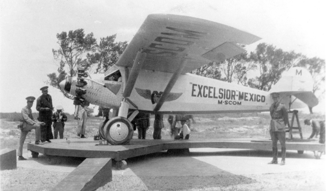 $!El Mahoney-Ryan B-1 “México-Excelsior” sobre una plataforma de pruebas para el ajuste de la brújula.