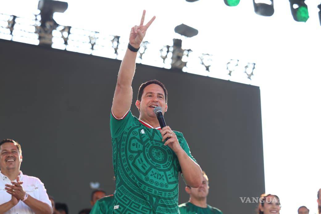 $!Javier Díaz González destacó que el deporte, la cultura y la convivencia escolar fortalecen la formación integral de las y los jóvenes de Saltillo.