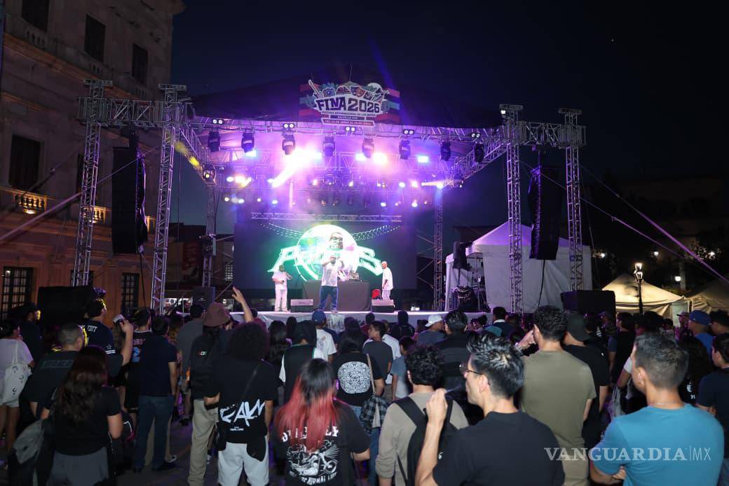 $!La Plaza de Armas es uno de los principales escenarios de la jornada cultural del FINA 2026, con presentaciones de música urbana, rap e hip hop dirigidas a públicos de todas las edades.