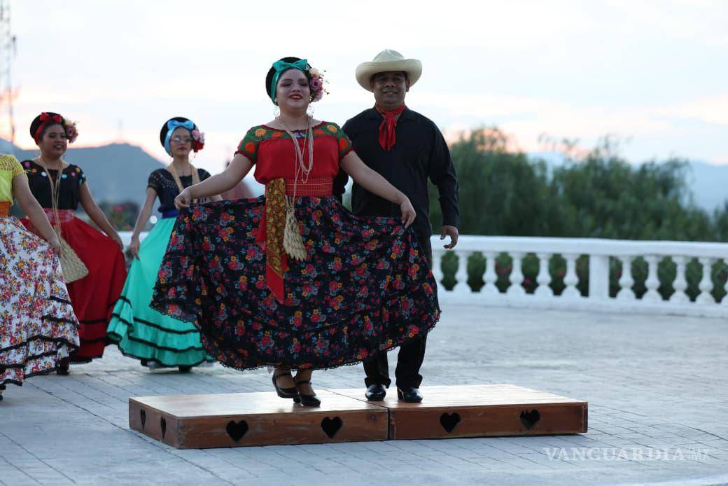 $!Ambas agrupaciones presentaron estampas representativas de sus regiones y tradiciones.