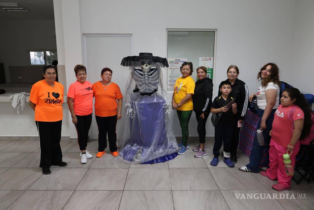 $!La exposición ‘En los huesos, pero contenta’ se instaló en los centros comunitarios de Urdiñola, Hidalgo y Satélite, donde permanecerá hasta el 3 de noviembre.
