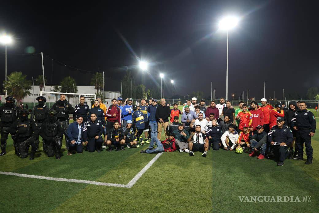$!Autoridades estatales y municipales convivieron con los equipos durante la jornada en el parque Carlos R. González.