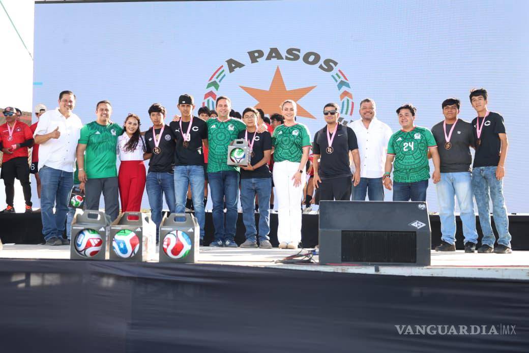 $!Más de 700 estudiantes de 25 instituciones educativas participaron en las competencias de fútbol, canto, baile y spelling bee.