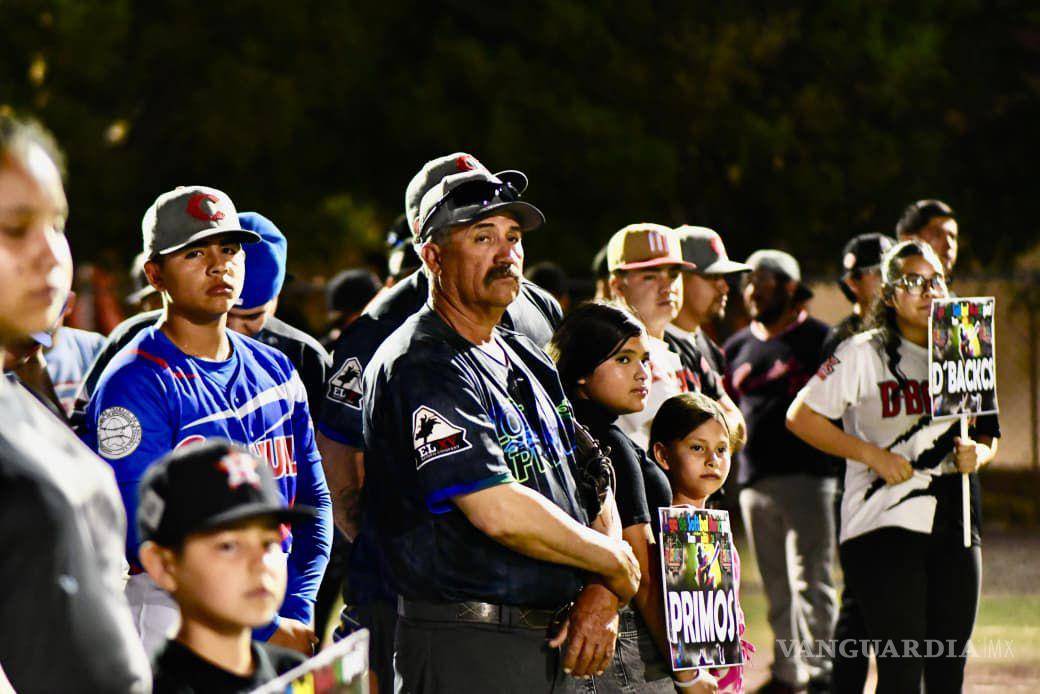$!La temporada fue dedicada al exalcalde Mauricio Tijerina, en reconocimiento a su impulso al deporte en el municipio.