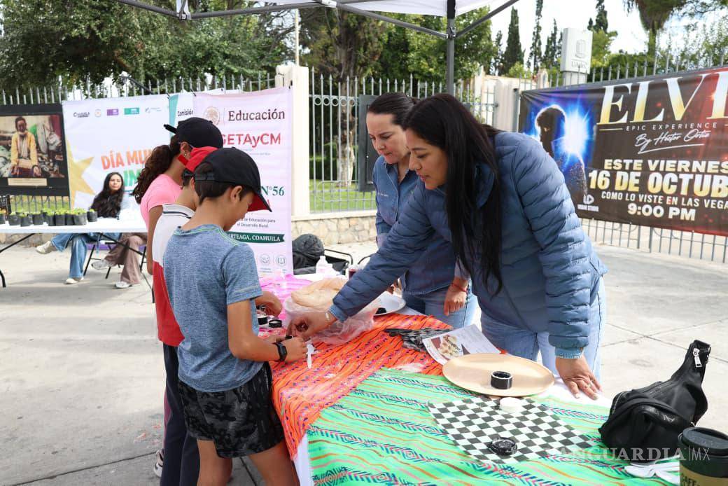 $!En el marco del Día Mundial de la Alimentación, los asistentes recibieron información sobre hábitos alimenticios saludables y sostenibles.