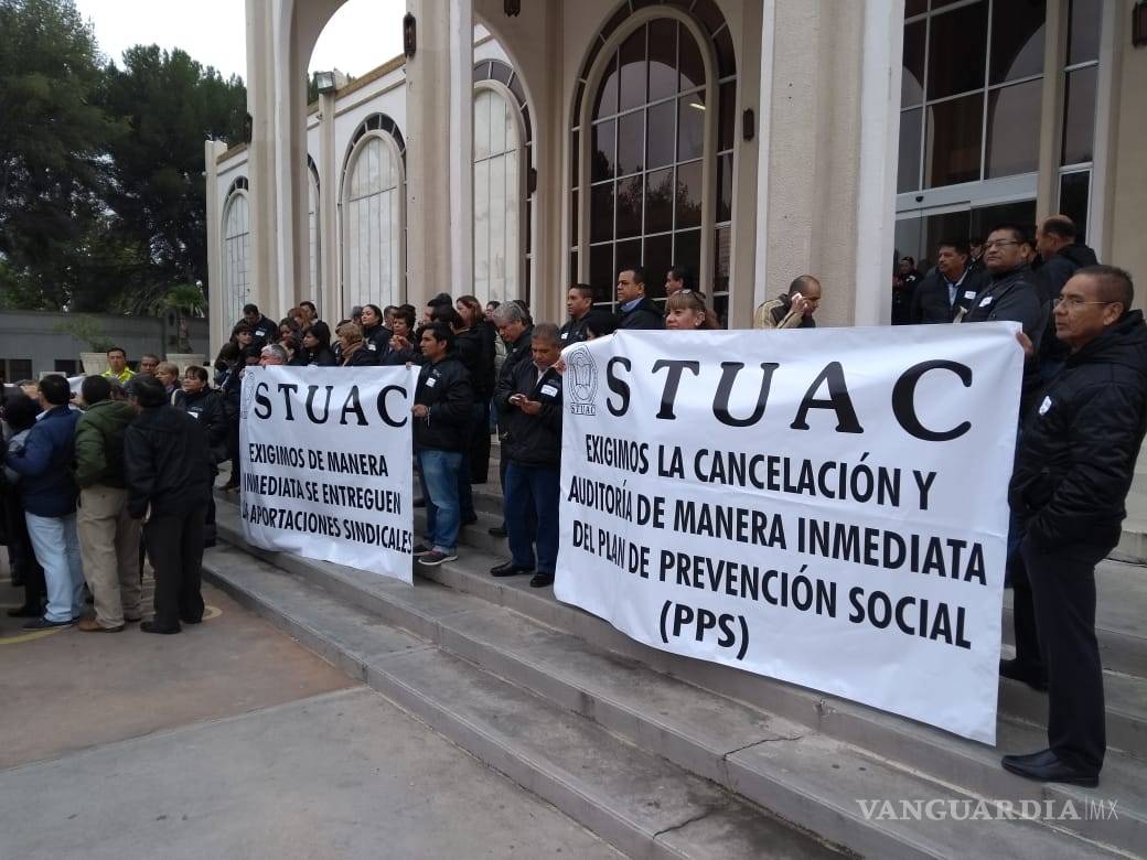 $!Toma rectoría sindicato de UAdeC en Saltillo; exige pago de 50 mdp