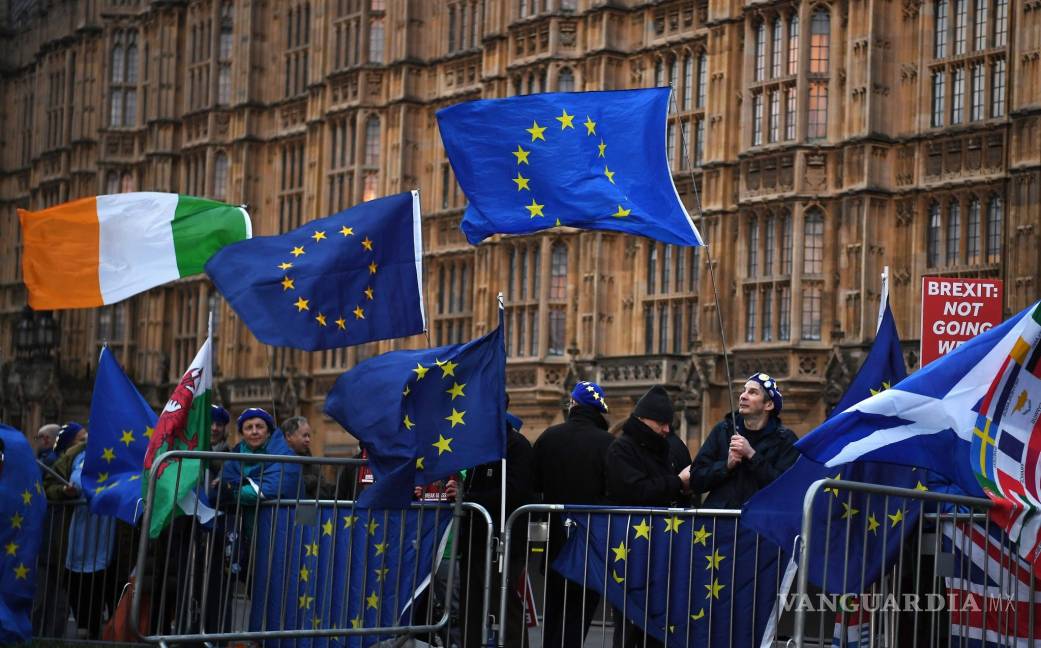 $!Afonía impide a May abrir el debate sobre un posible &quot;brexit&quot; sin acuerdo