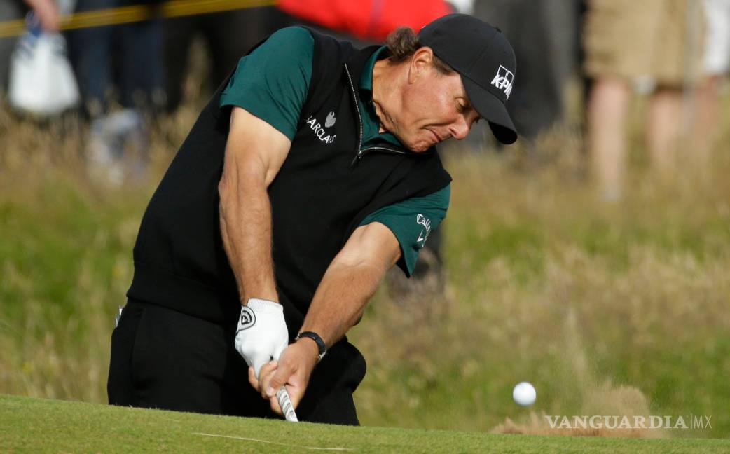 Mickelson se queda a milímetros de hacer historia en el golf