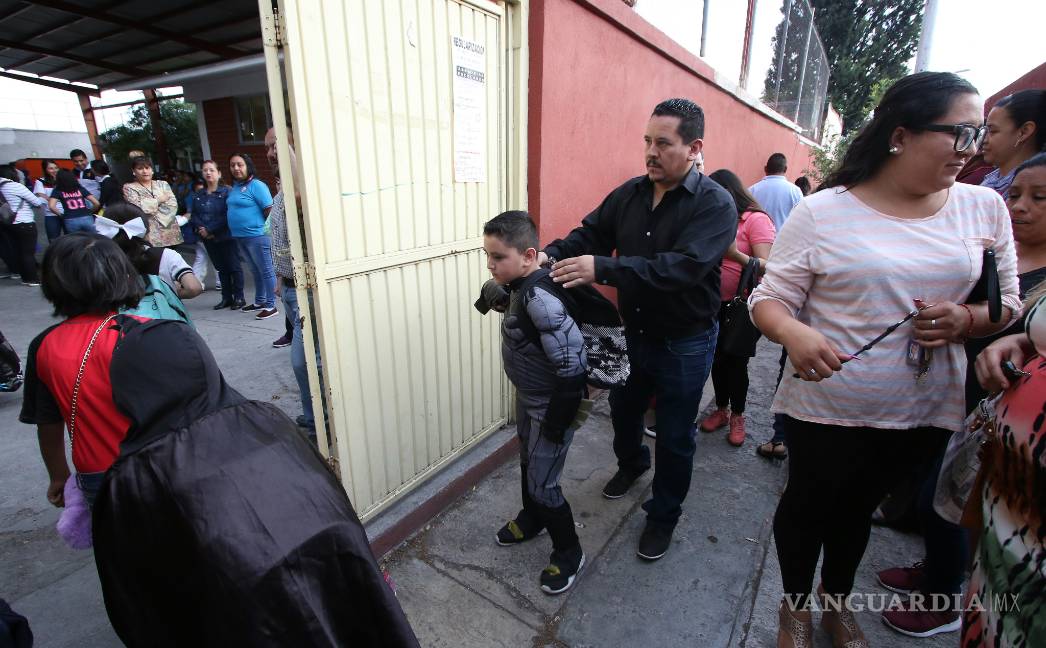 $!Regreso “loco” a clases en Saltillo... el uniforme quedó atrás y los disfraces se hicieron presentes por el Día del Niño