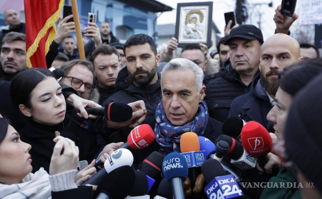 $!Calin Georgescu, candidato presidencial independiente de Rumania que ganó la primera vuelta de las elecciones presidenciales.