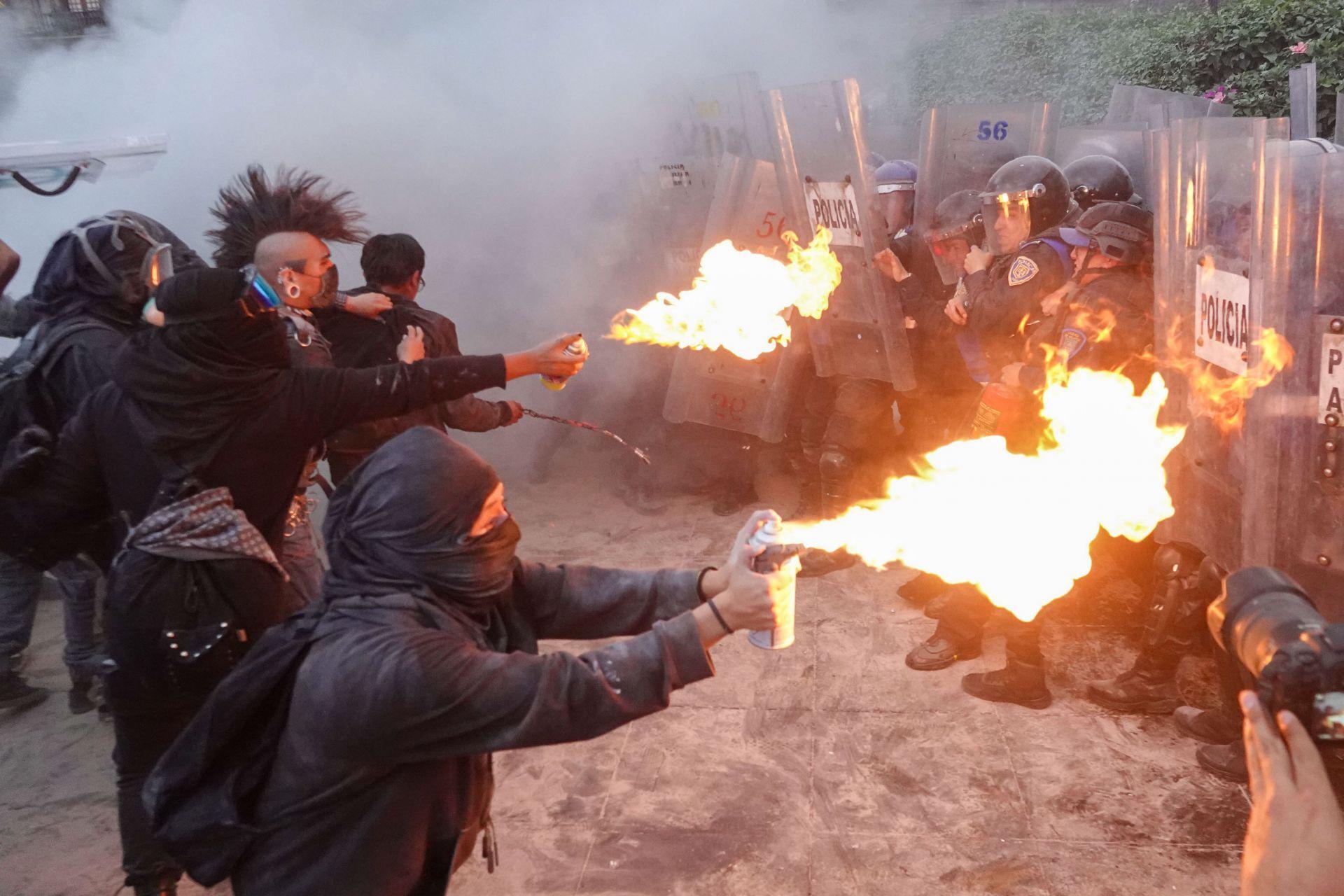 Reportan agresiones a prensa en marcha del 2 de octubre del 2025