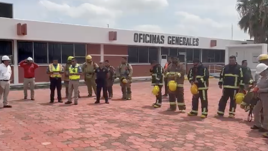 Corporaciones municipales y brigadas internas participaron en el ejercicio para evaluar tiempos de respuesta y coordinación ante emergencias.