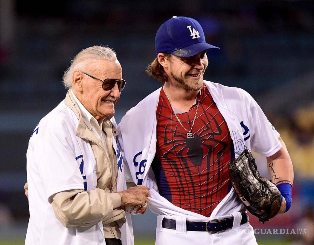 $!Stan Lee, el fanático del beisbol que hizo superhéroe al mexicano Sergio Romo