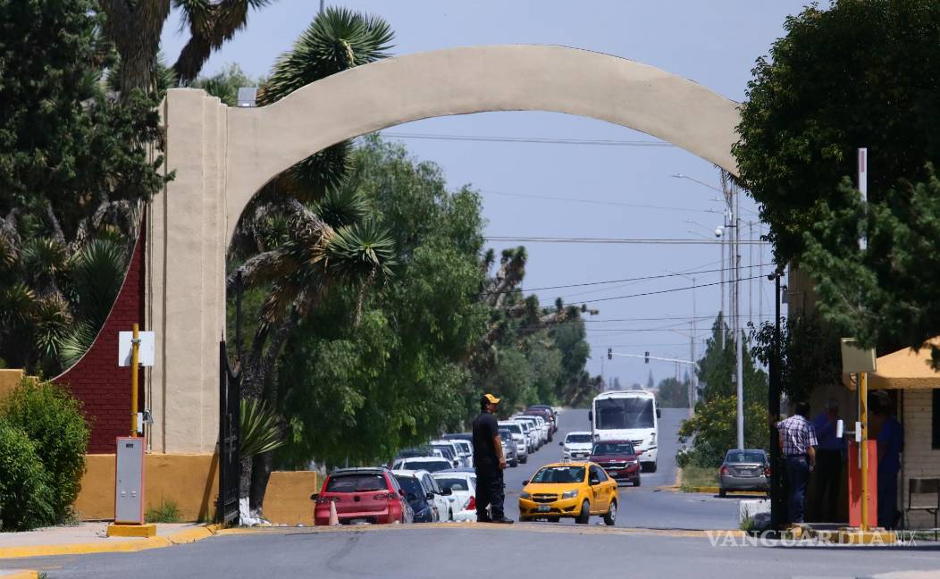 SUTUAAAN programa huelga; alumnado de la Narro pide evitarla y rector negocia en CDMX