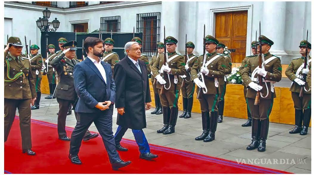 $!Andrés Manuel en su visita a Chile. Aquí con el presidente Boric.
