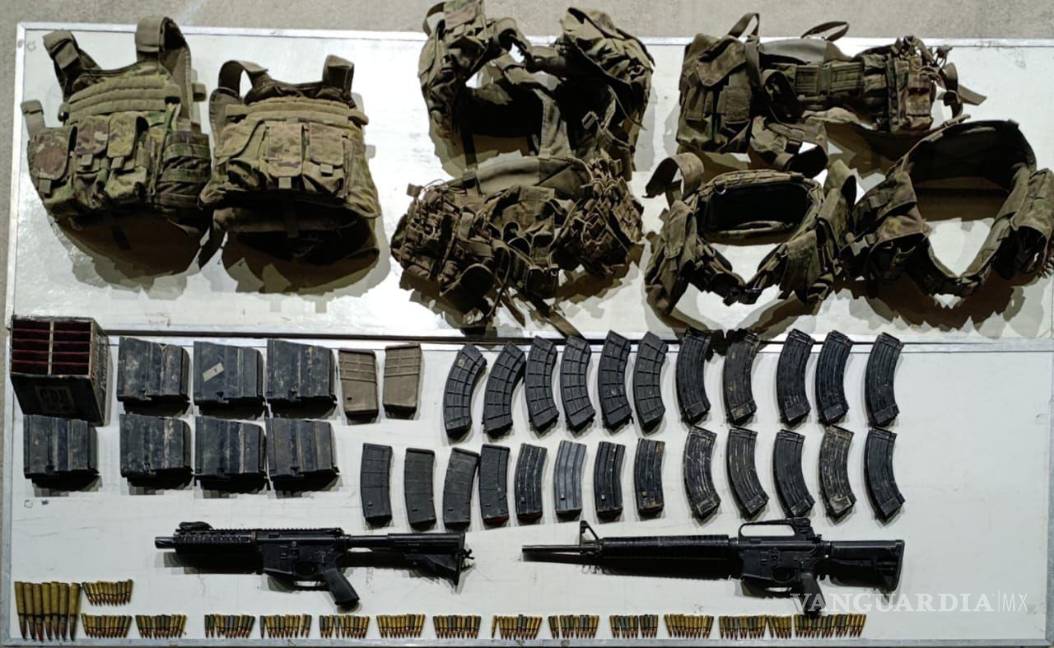 Equipo táctico y un arsenal es asegurado en Bustamante, Nuevo León