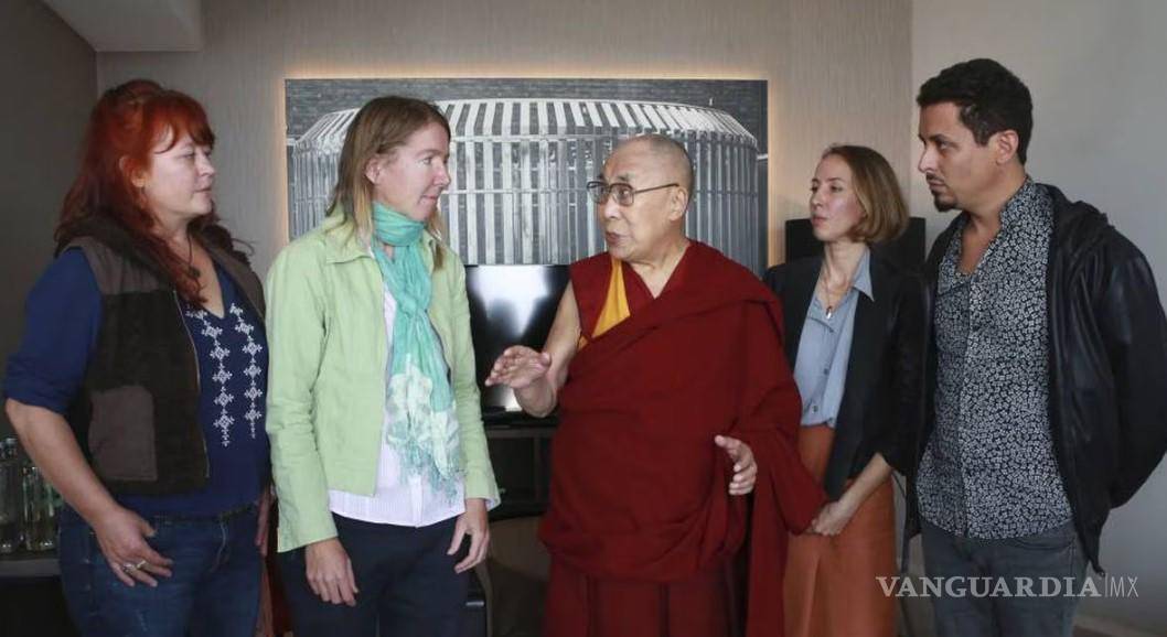 $!En Holanda, el decimocuarto Dalái Lama se reunió con víctimas de abuso dentro de los círculos budistas.