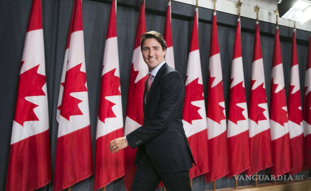 $!El primer ministro de Canadá, Justin Trudeau, luego de una rueda de prensa en Ottawa, Canadá.