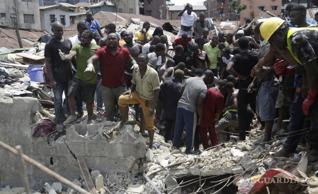 $!Colapso de un edificio quita la vida a 12 niños en Nigeria
