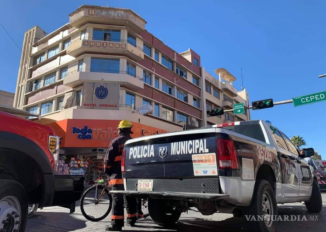 $!Potencial suicida causa movilización en Torreón